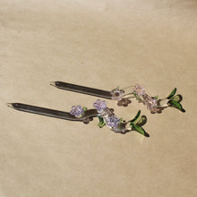 Load image into Gallery viewer, Wavy | Faerie Dabber in two colors