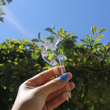 Load image into Gallery viewer, Cute Wavy Dabber with leaves and Flowers