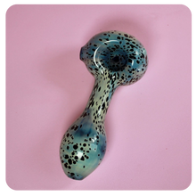 Load image into Gallery viewer, Polka Dot Hand Pipe for Smoking