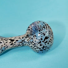 Load image into Gallery viewer, Blue Dotted Spoon Hand Pipe for Smoking
